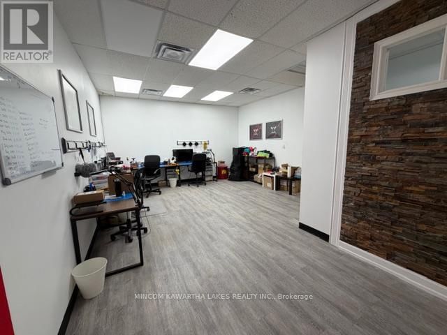 20 - 550 LANSDOWNE STREET WEST Image 8