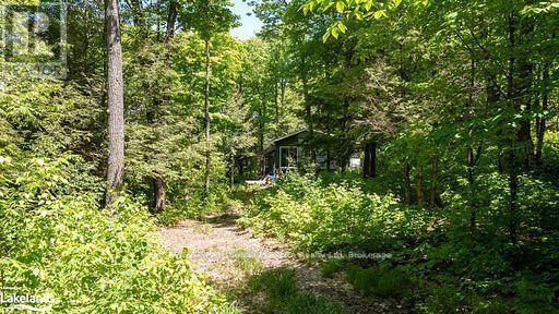 60 HAWKSVIEW LANE Image 20