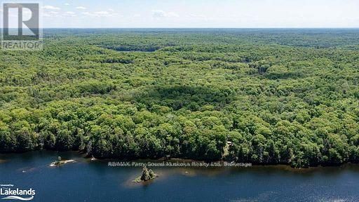 60 HAWKSVIEW LANE Image 21