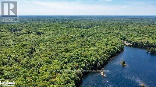 60 HAWKSVIEW LANE Image 23