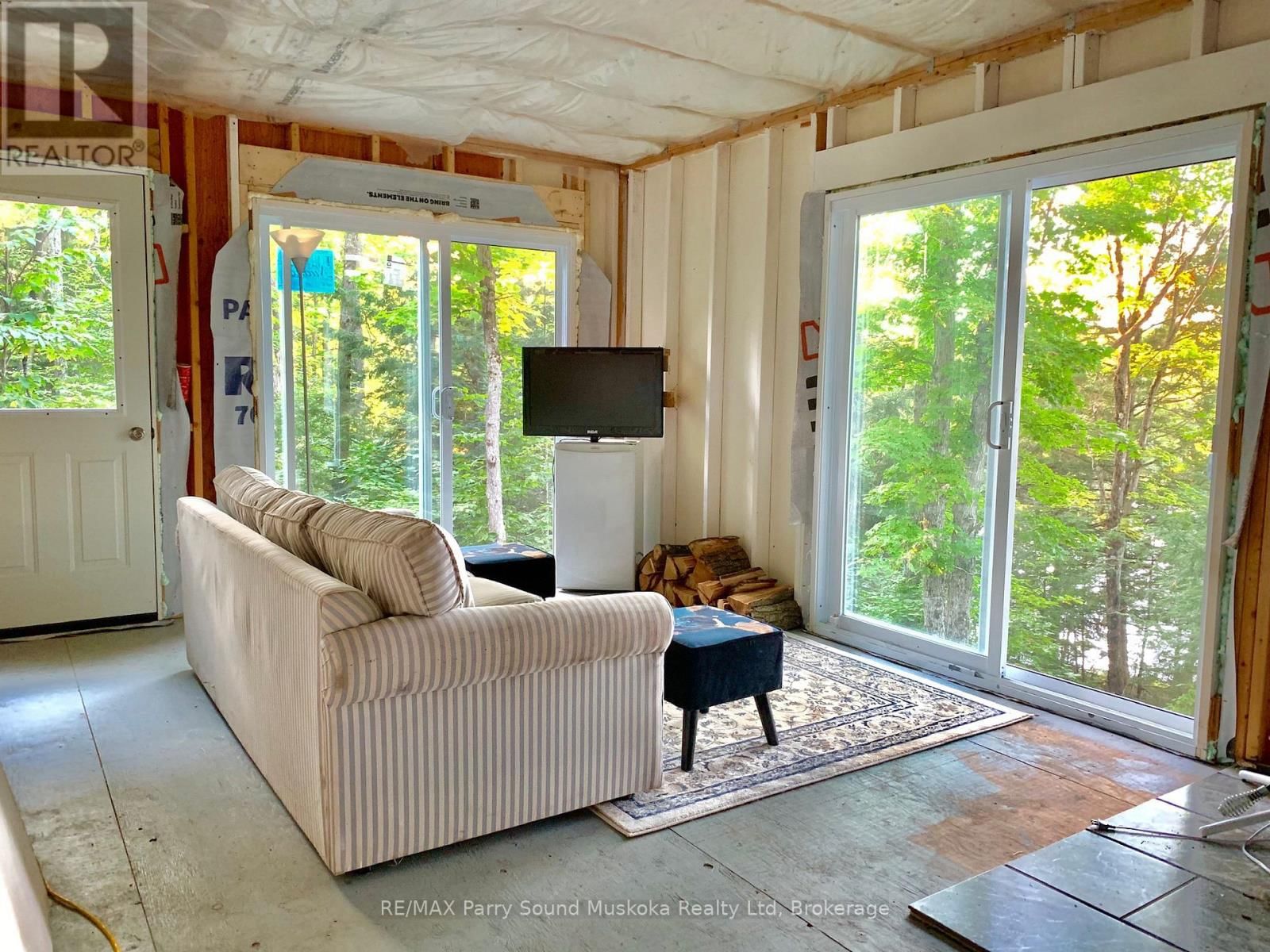 60 HAWKSVIEW LANE Image 27