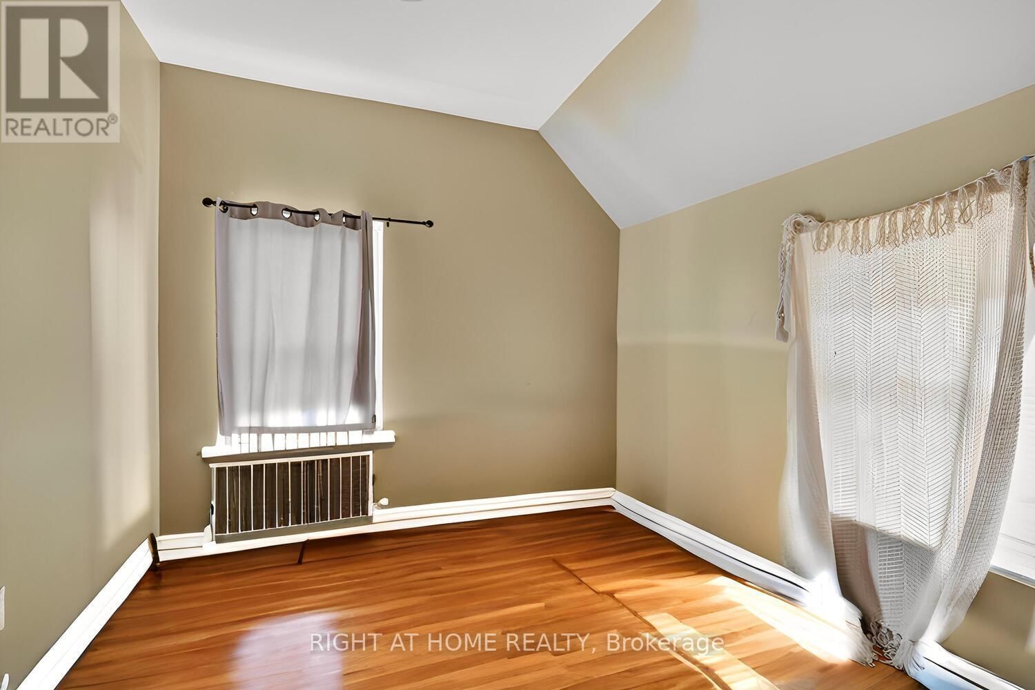 9 MAUD STREET Image 11