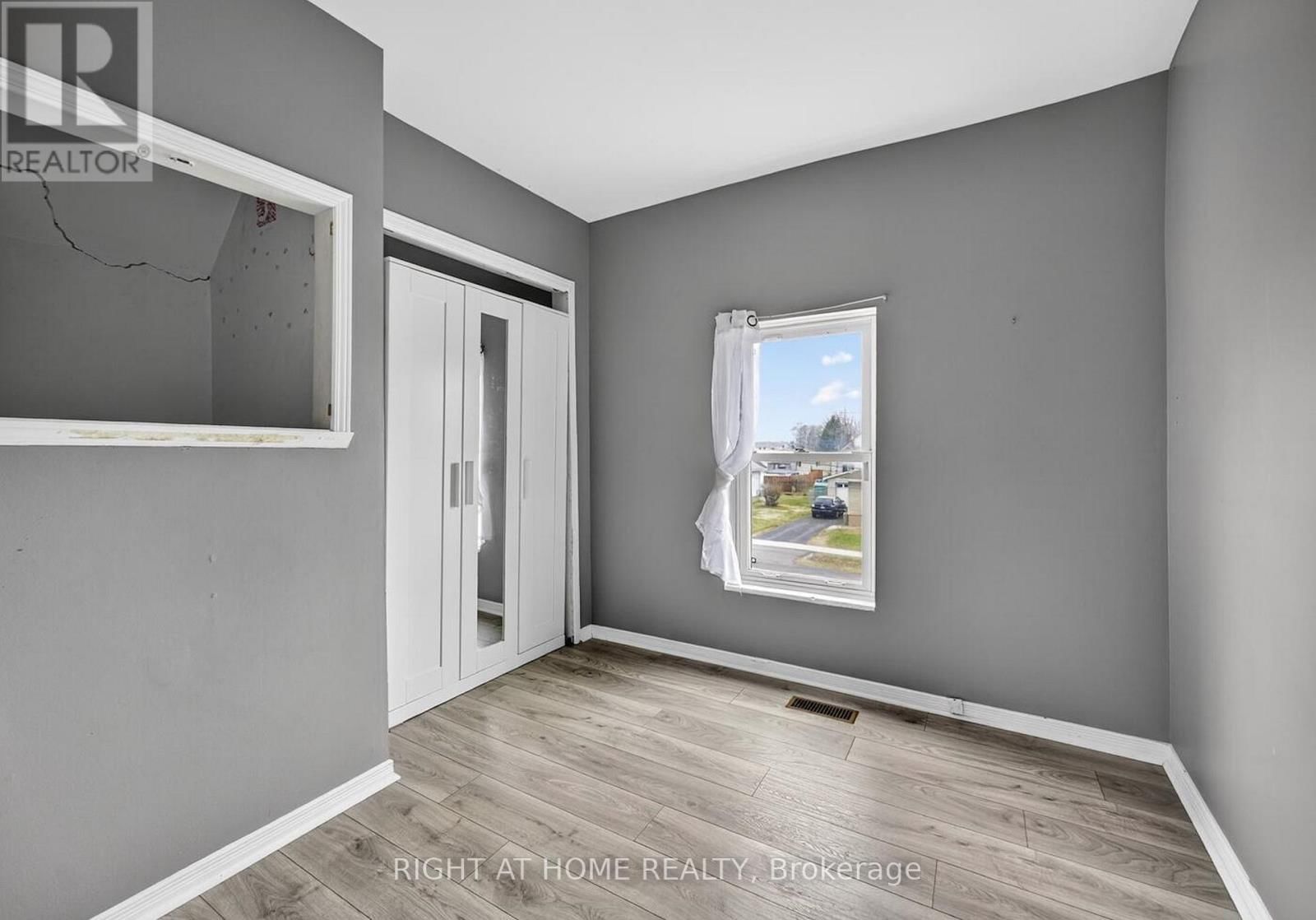 9 MAUD STREET Image 13