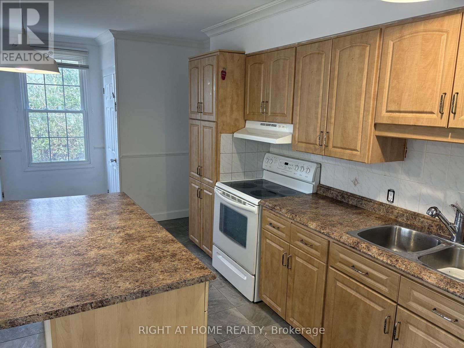 9 MAUD STREET Image 3