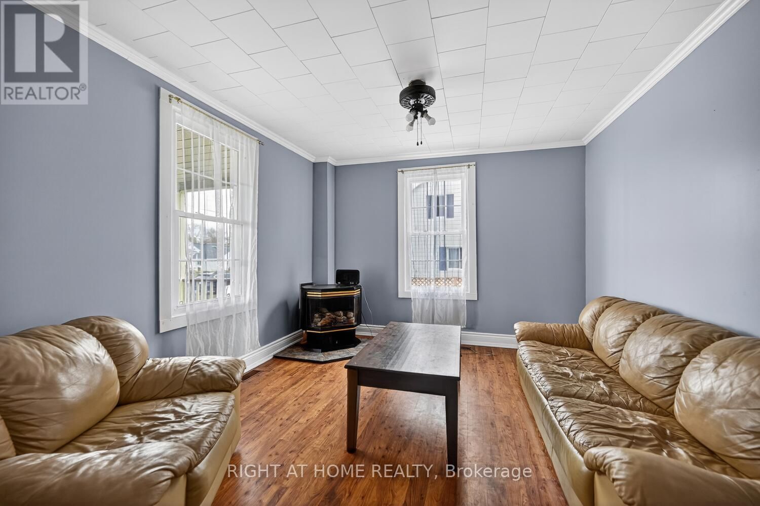 9 MAUD STREET Image 4