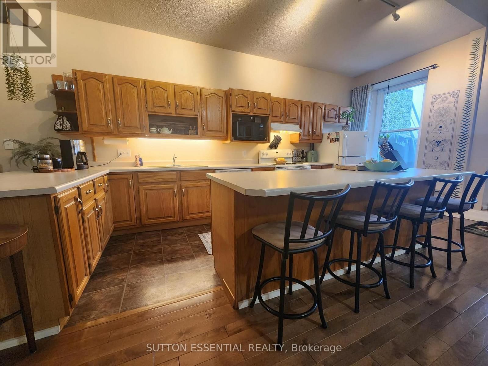 83-85 KING STREET WEST Image 12