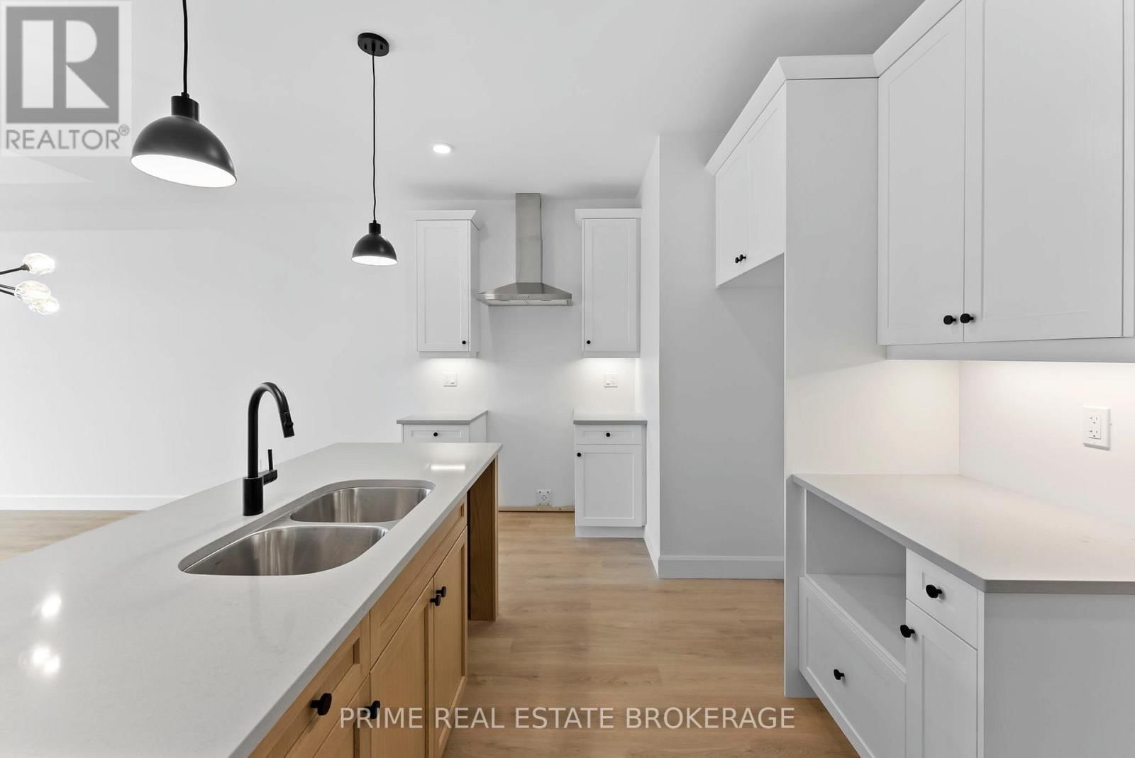 9 - 94 COASTAL CRESCENT Image 10