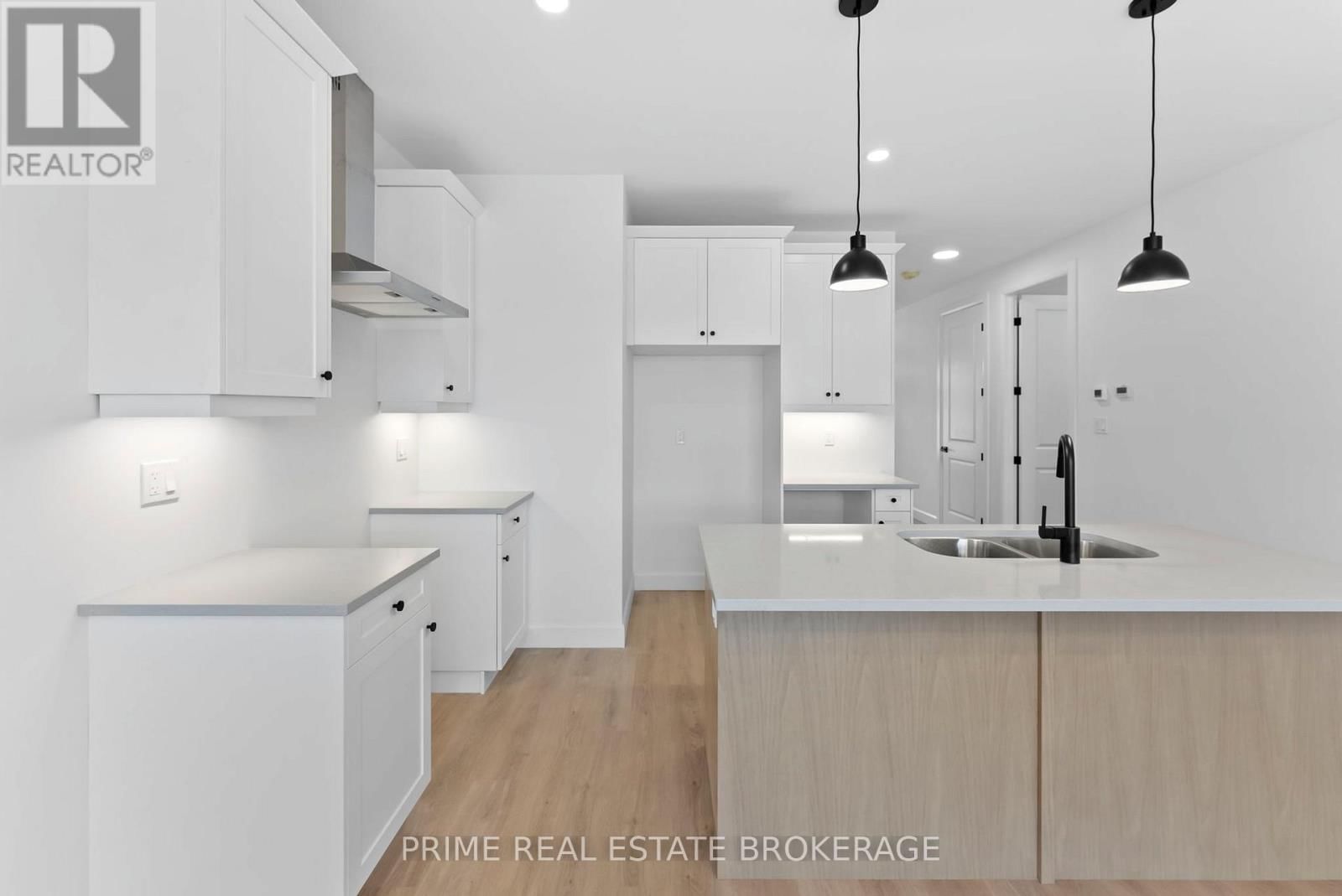 9 - 94 COASTAL CRESCENT Image 12