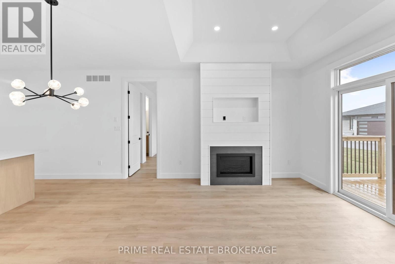 9 - 94 COASTAL CRESCENT Image 15