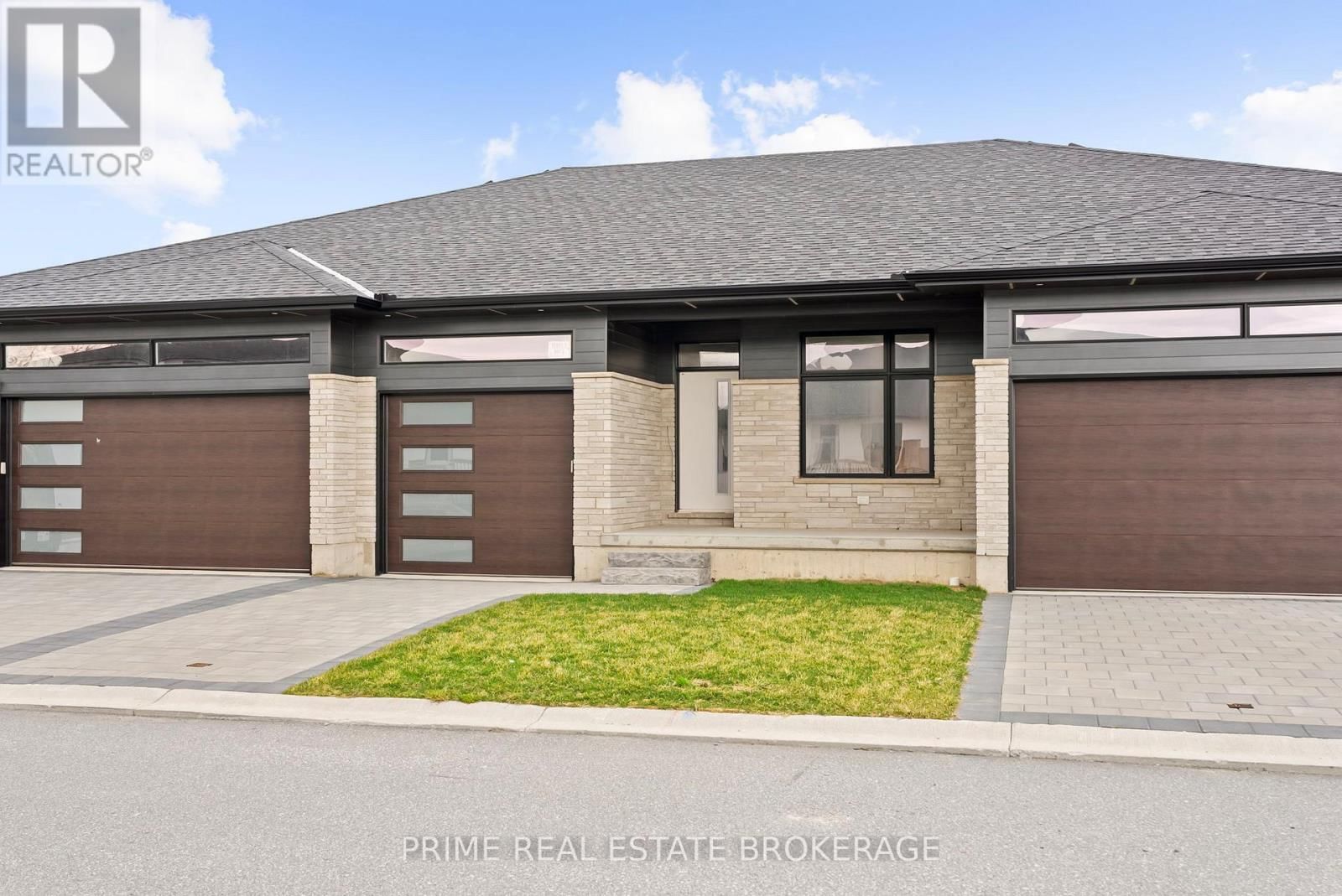 9 - 94 COASTAL CRESCENT Image 25