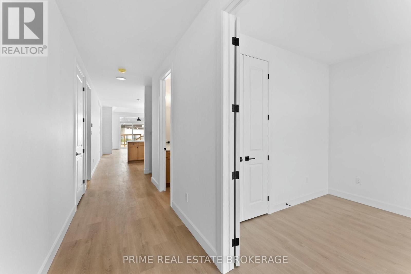 9 - 94 COASTAL CRESCENT Image 3