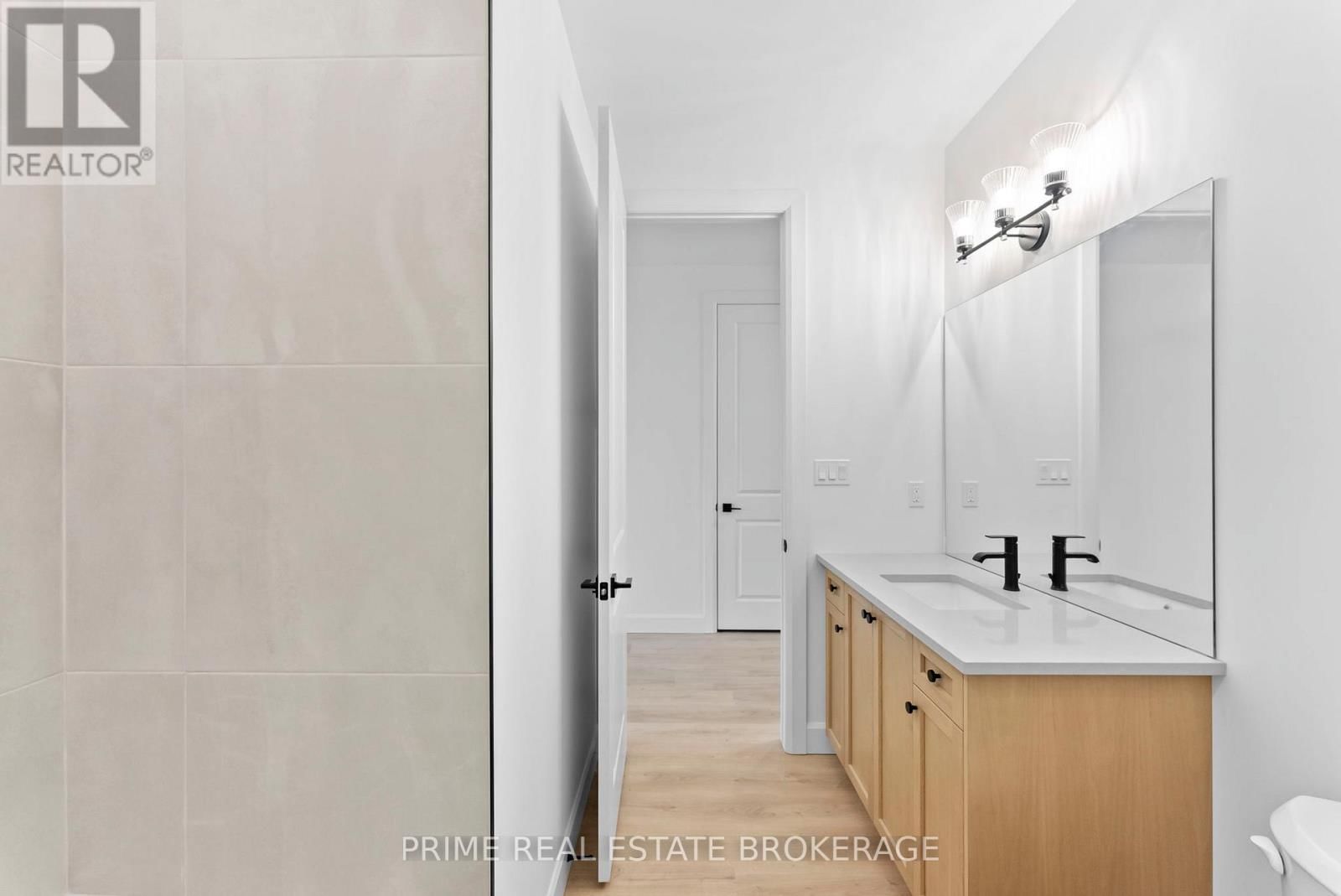 9 - 94 COASTAL CRESCENT Image 6