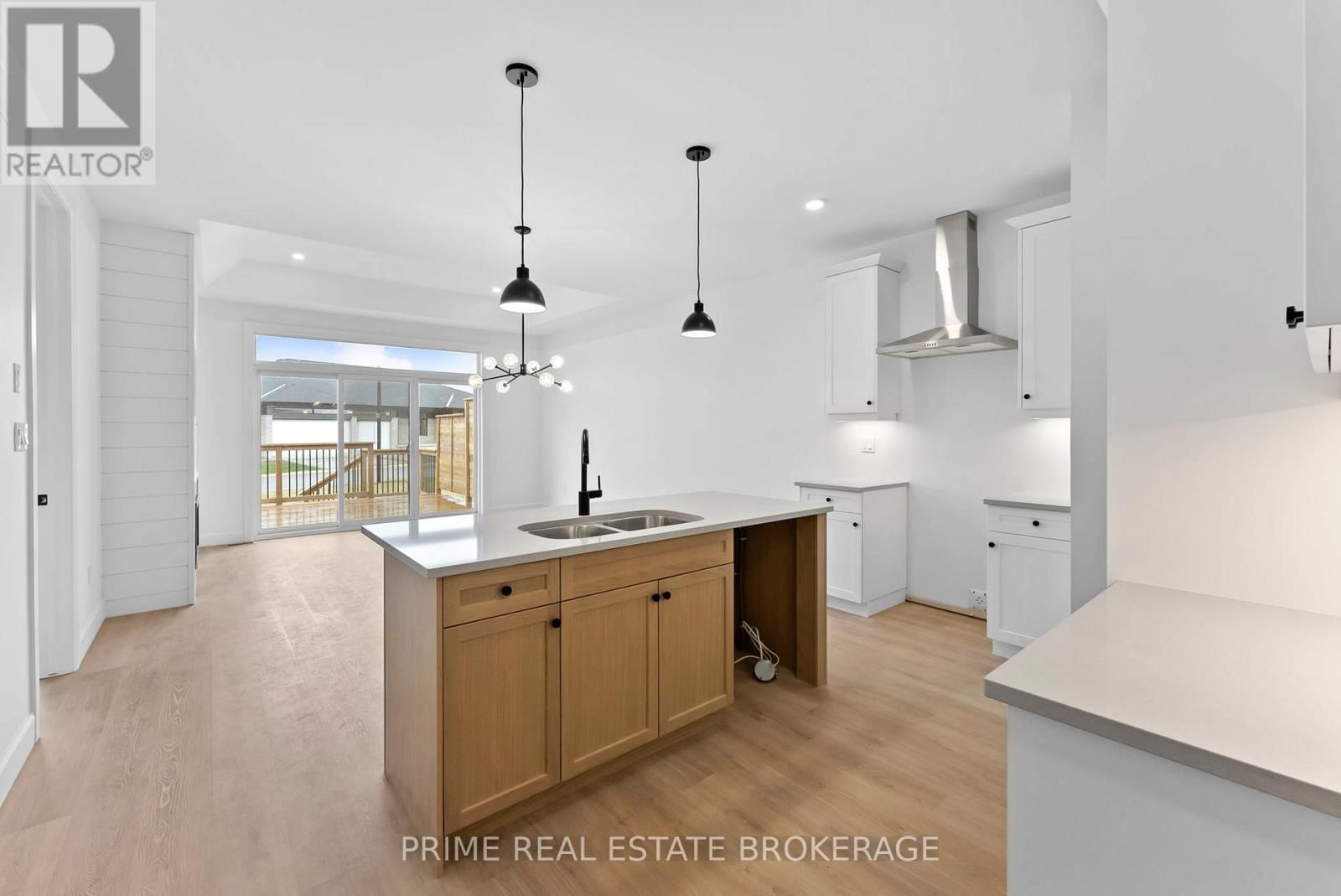 9 - 94 COASTAL CRESCENT Image 9