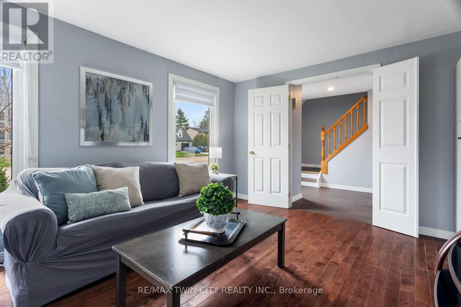 769 SCOTTSDALE DRIVE Image 3