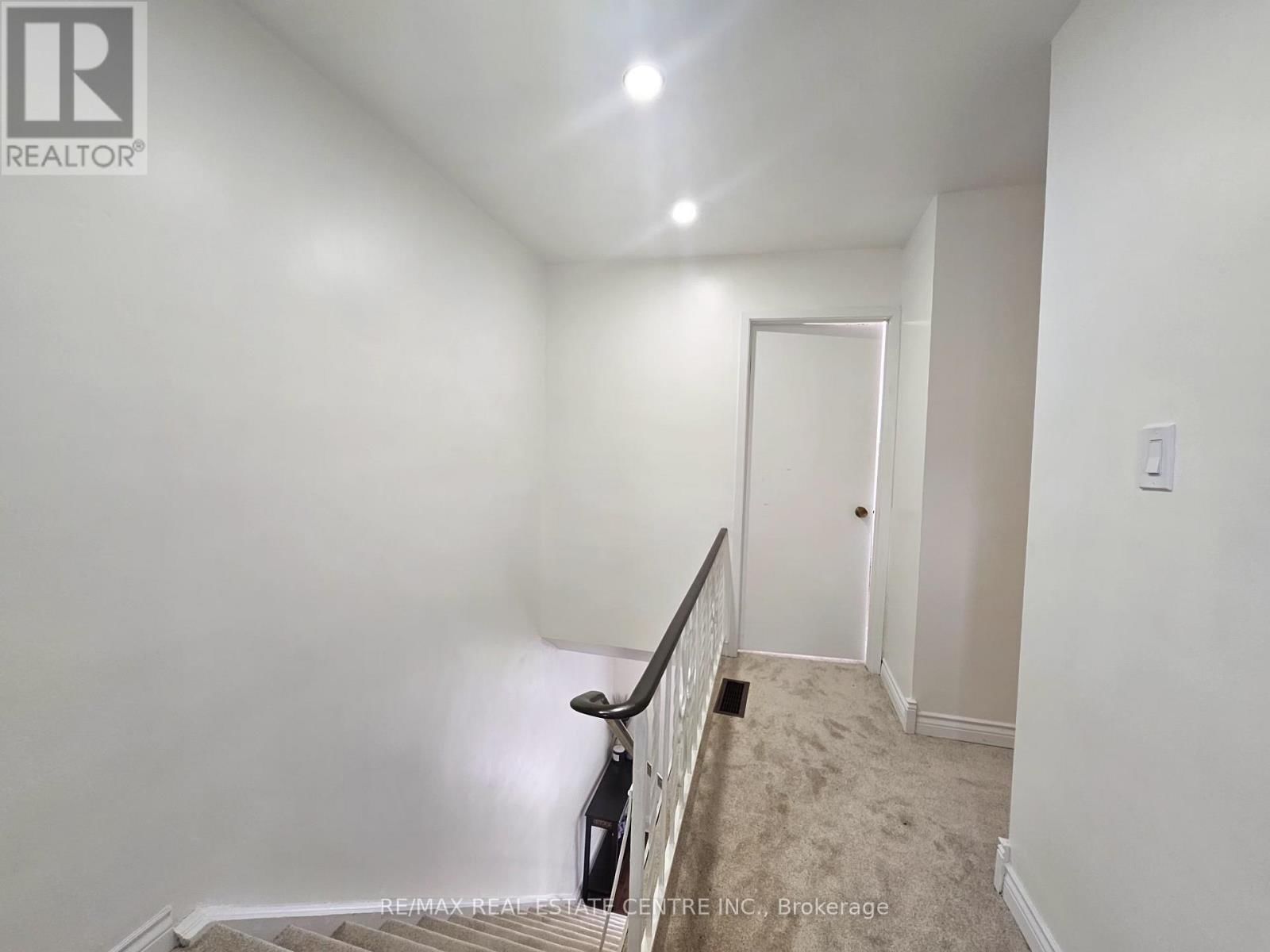 6 - 161 BERKINDALE DRIVE Image 12