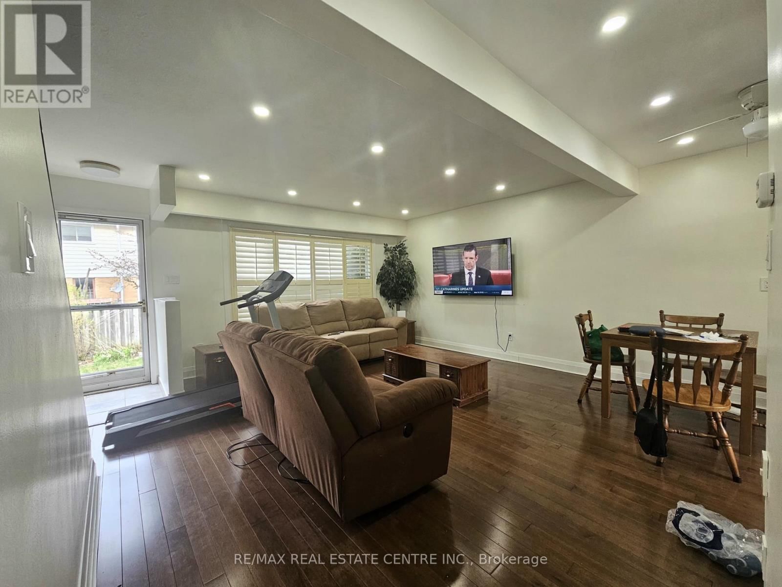 6 - 161 BERKINDALE DRIVE Image 17