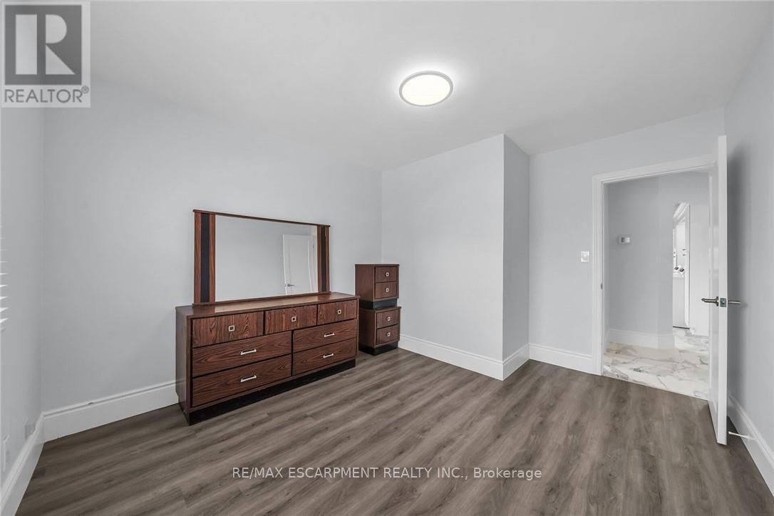 8 SHYNAL AVENUE Image 21