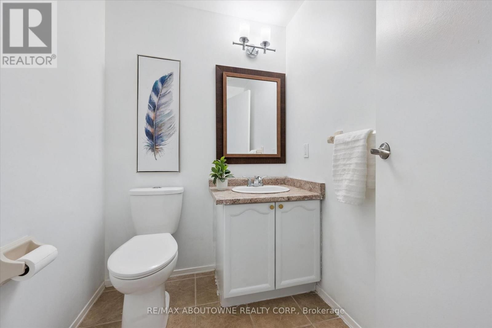 25 - 365 PIONEER DRIVE Image 14