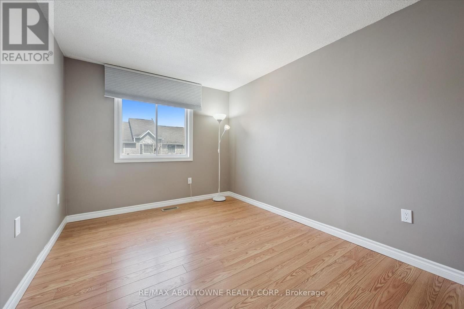 25 - 365 PIONEER DRIVE Image 19