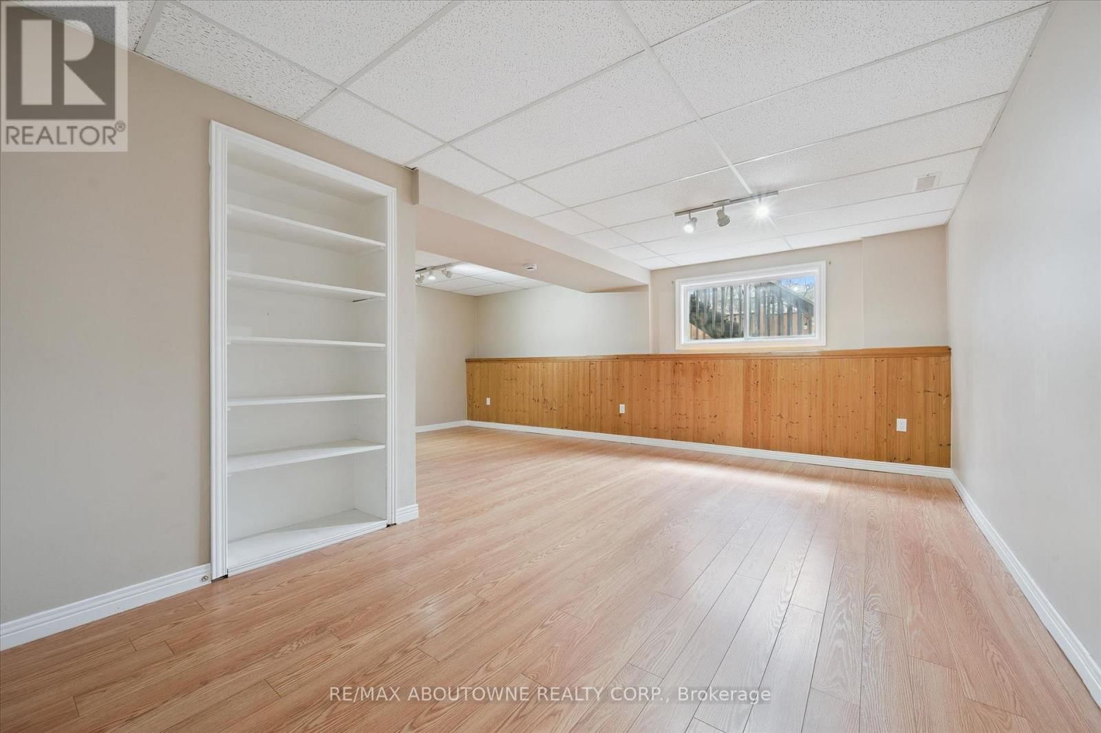 25 - 365 PIONEER DRIVE Image 26