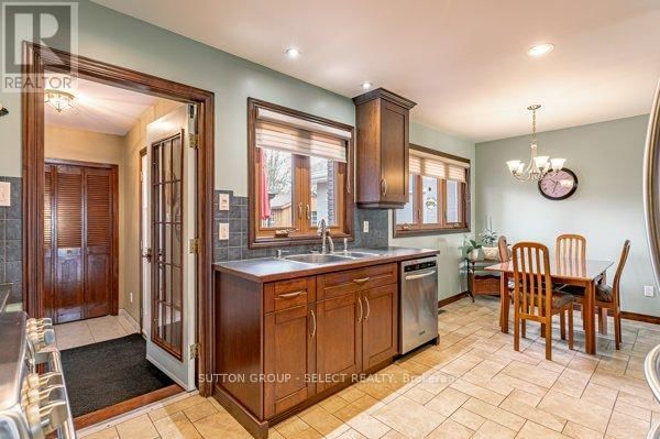 1054 CHIPPEWA DRIVE Image 11