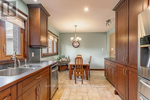 1054 CHIPPEWA DRIVE Image 12