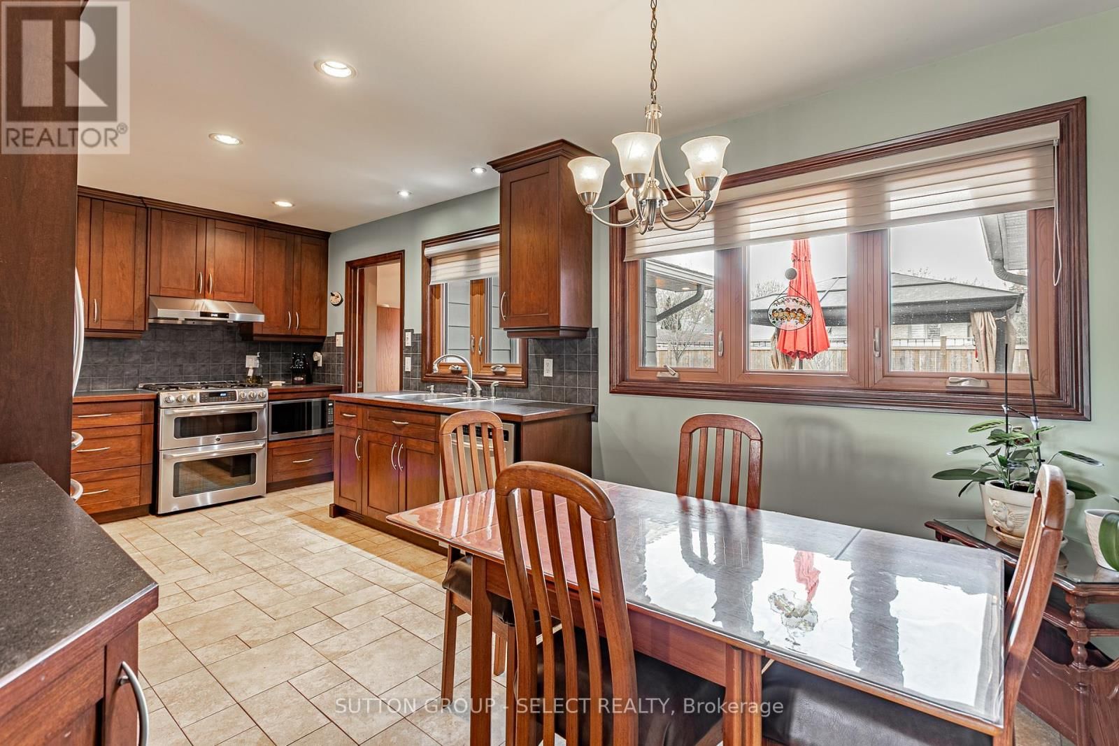 1054 CHIPPEWA DRIVE Image 14