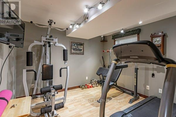 1054 CHIPPEWA DRIVE Image 20