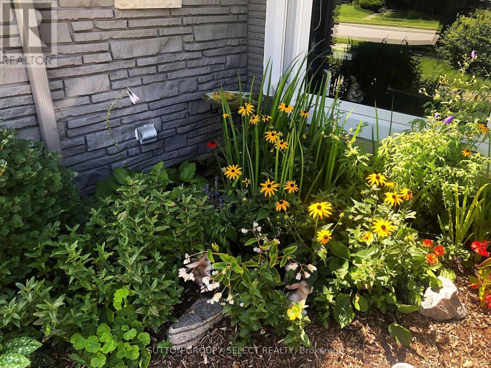 1054 CHIPPEWA DRIVE Image 36