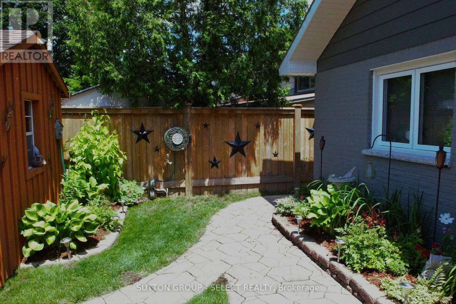 1054 CHIPPEWA DRIVE Image 4