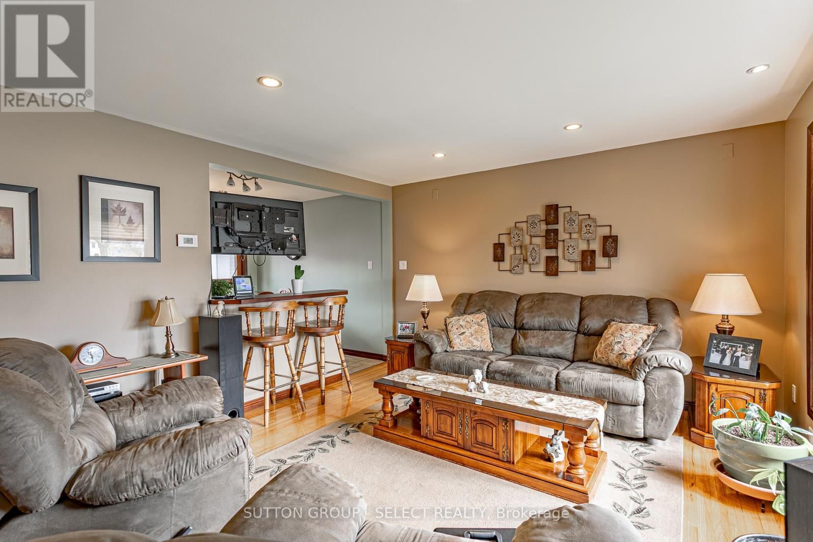 1054 CHIPPEWA DRIVE Image 8