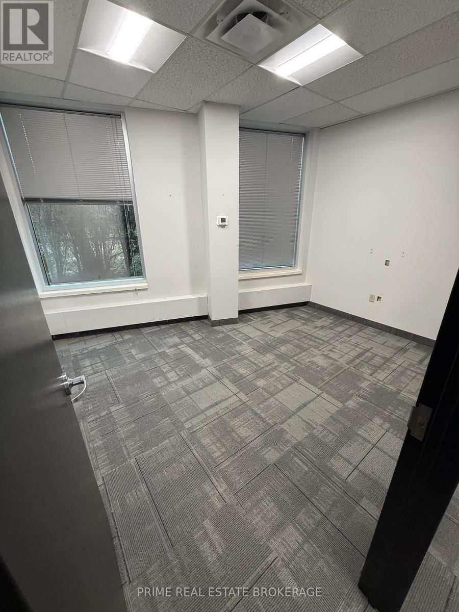 100 - 256 PALL MALL STREET Image 6