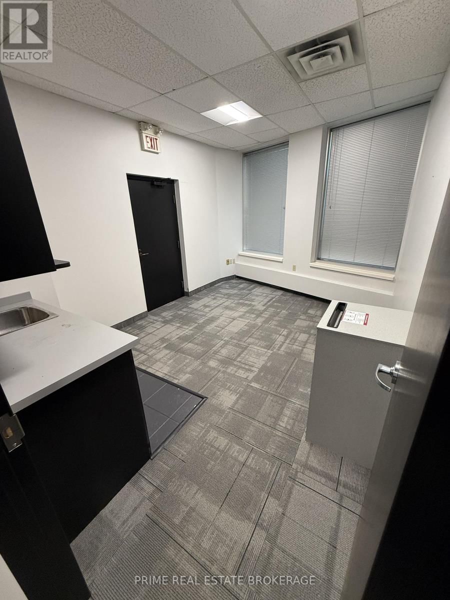 100 - 256 PALL MALL STREET Image 8