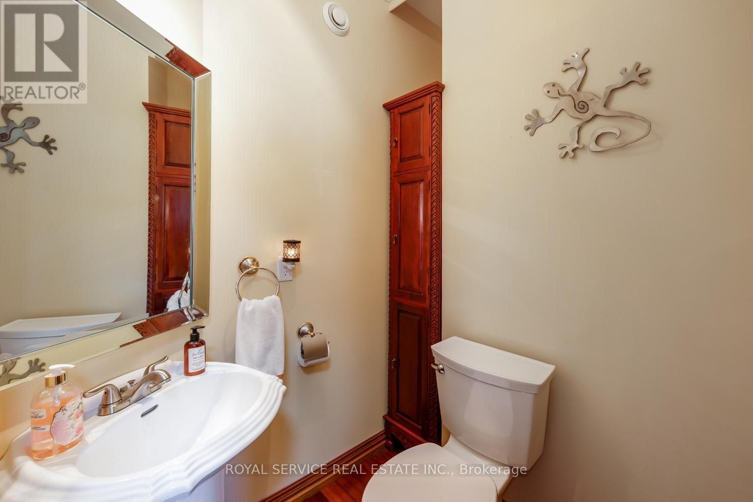 821 KIMBERLY DRIVE Image 6