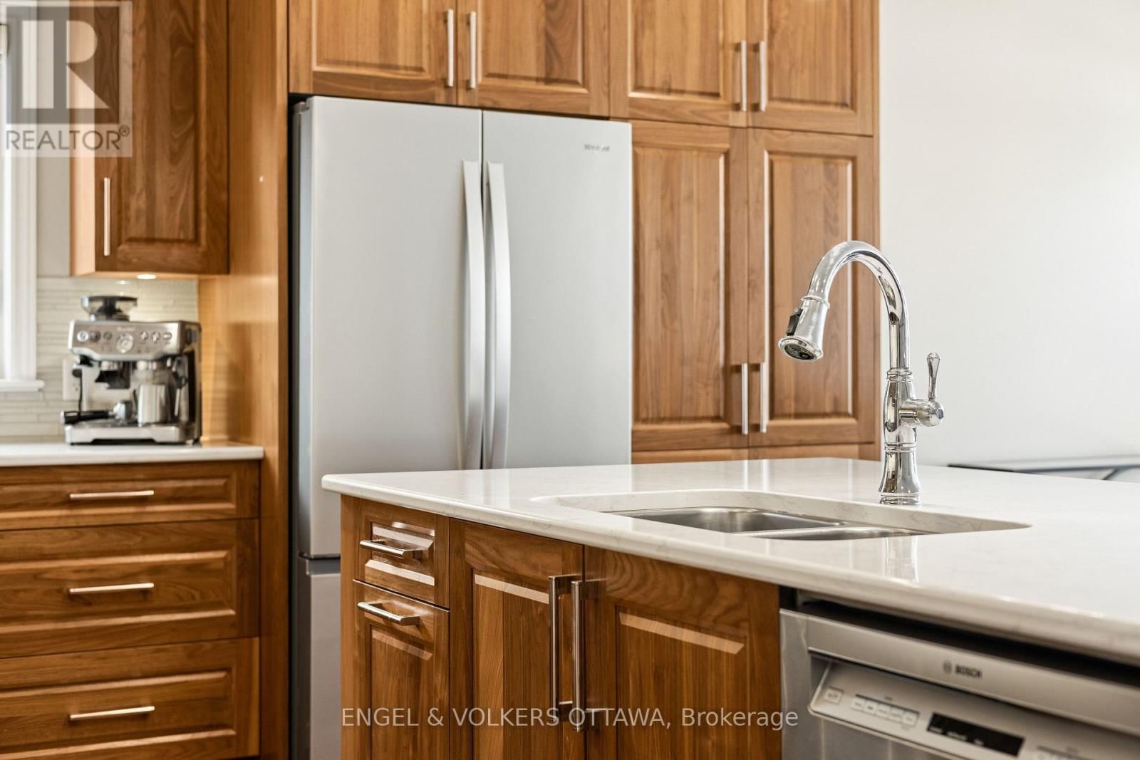 865 TEWIN CIRCLE Image 11