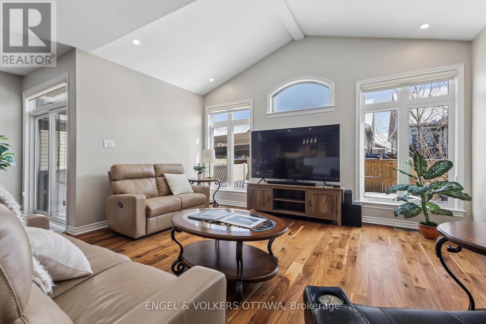 865 TEWIN CIRCLE Image 13