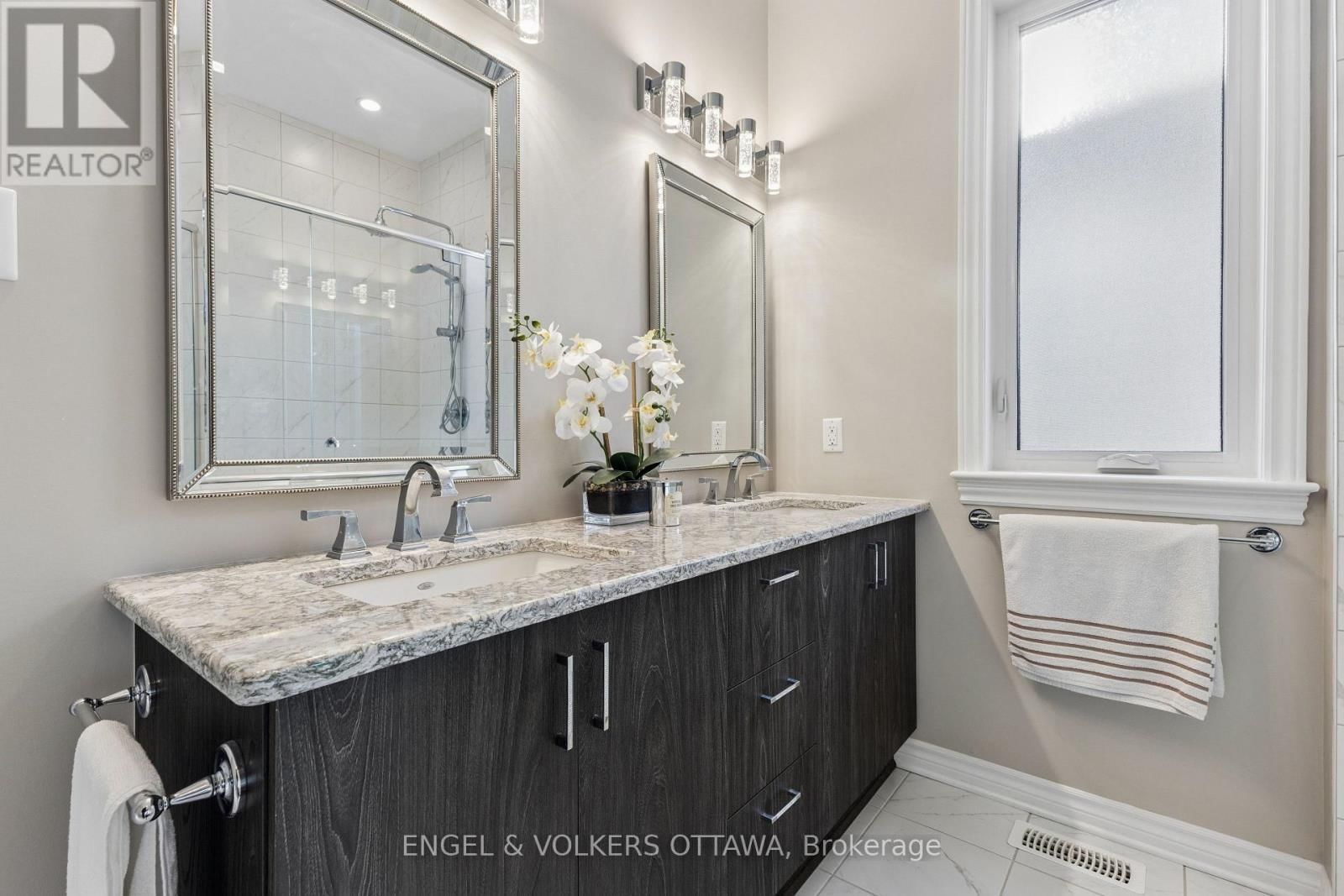 865 TEWIN CIRCLE Image 23