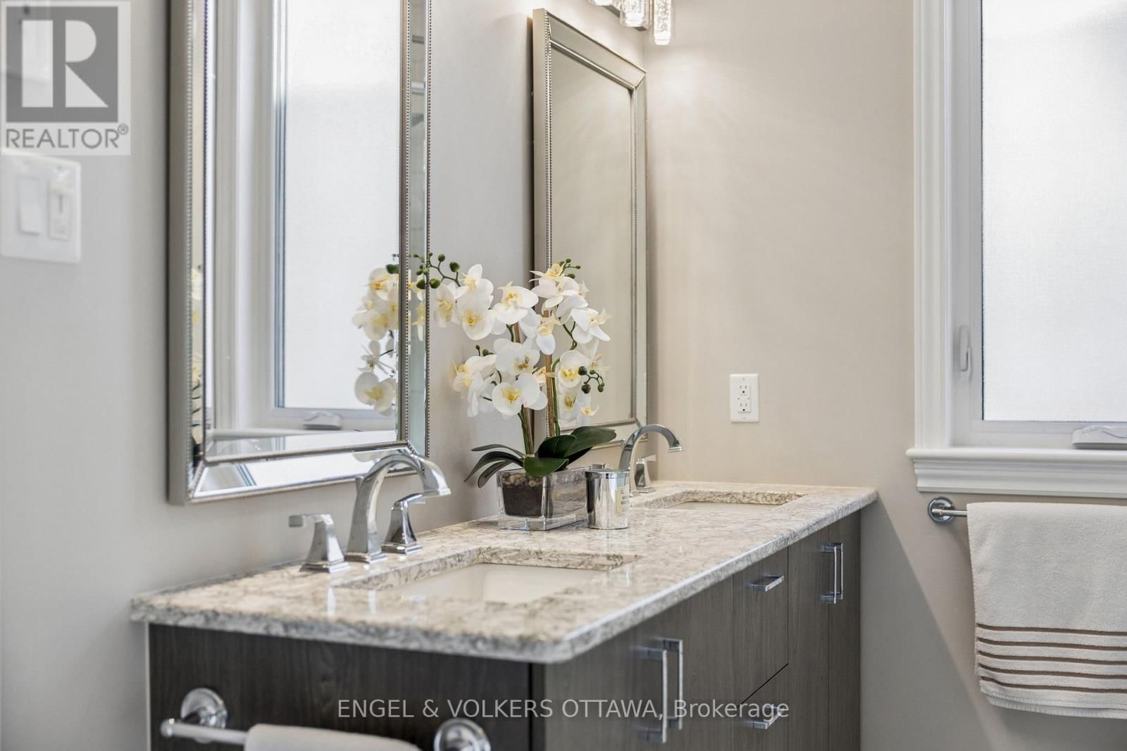 865 TEWIN CIRCLE Image 24