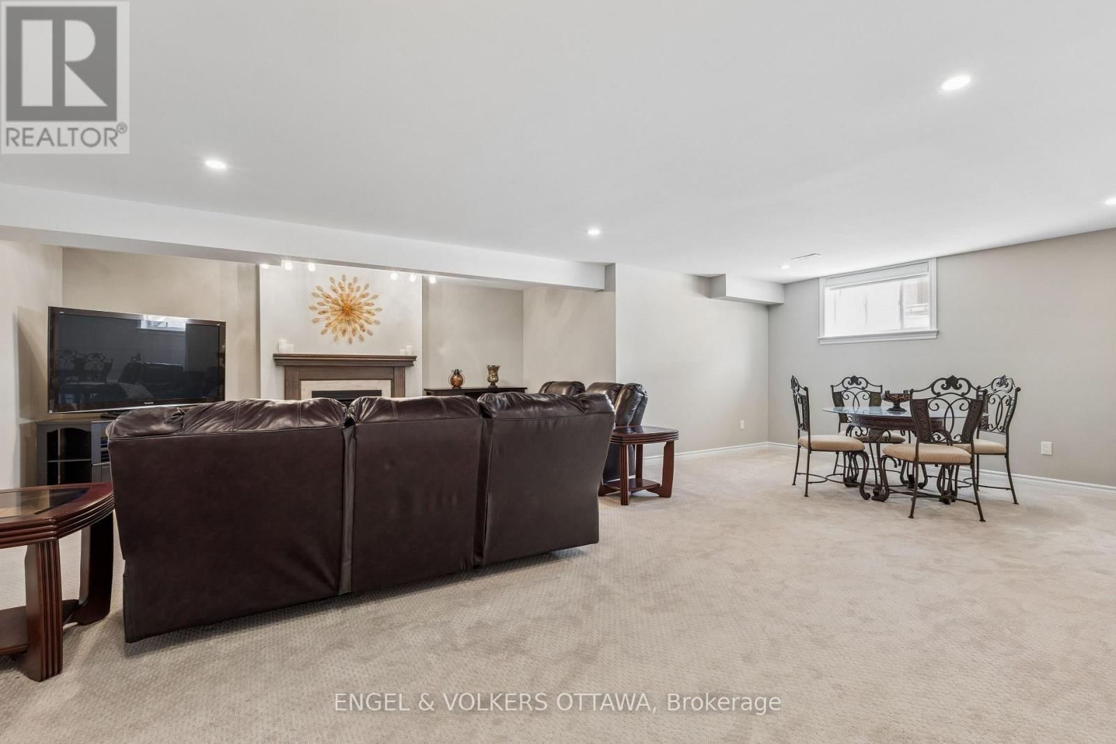 865 TEWIN CIRCLE Image 30