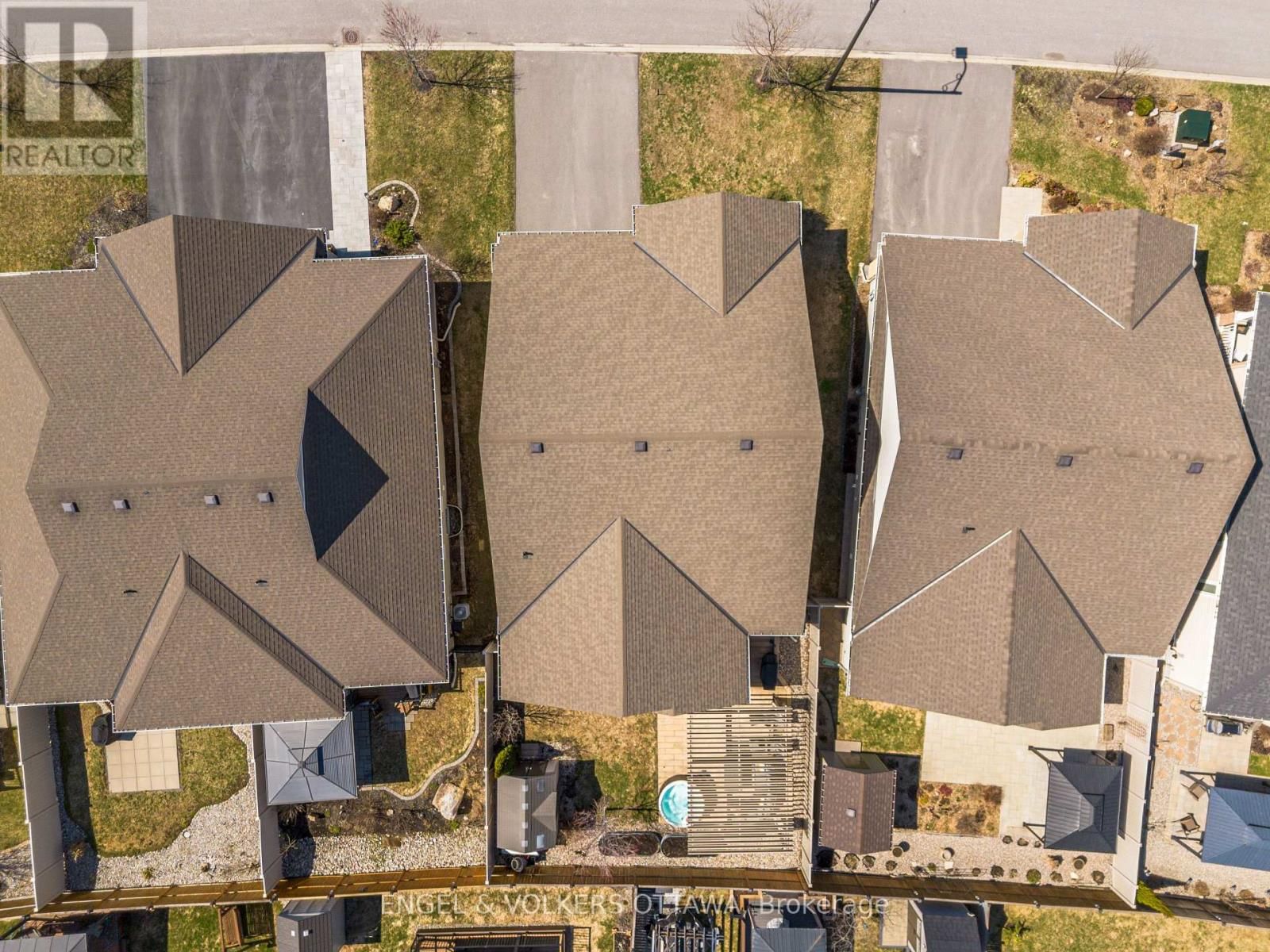 865 TEWIN CIRCLE Image 44