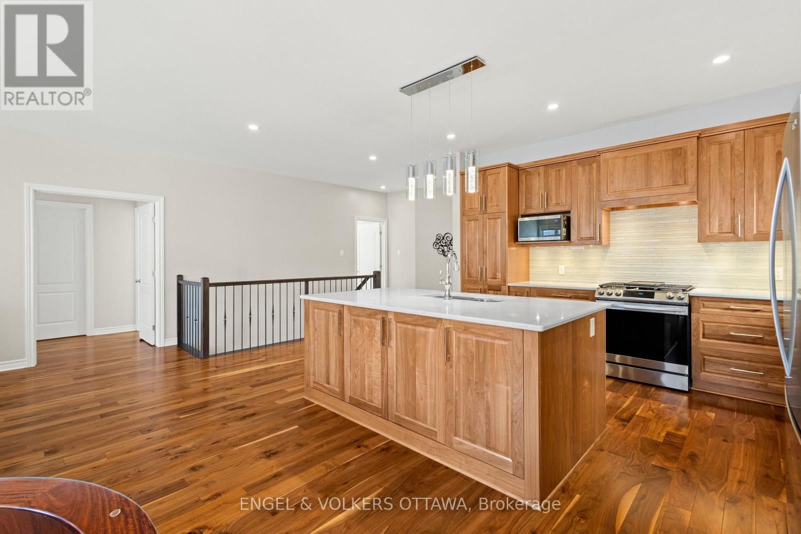 865 TEWIN CIRCLE Image 8