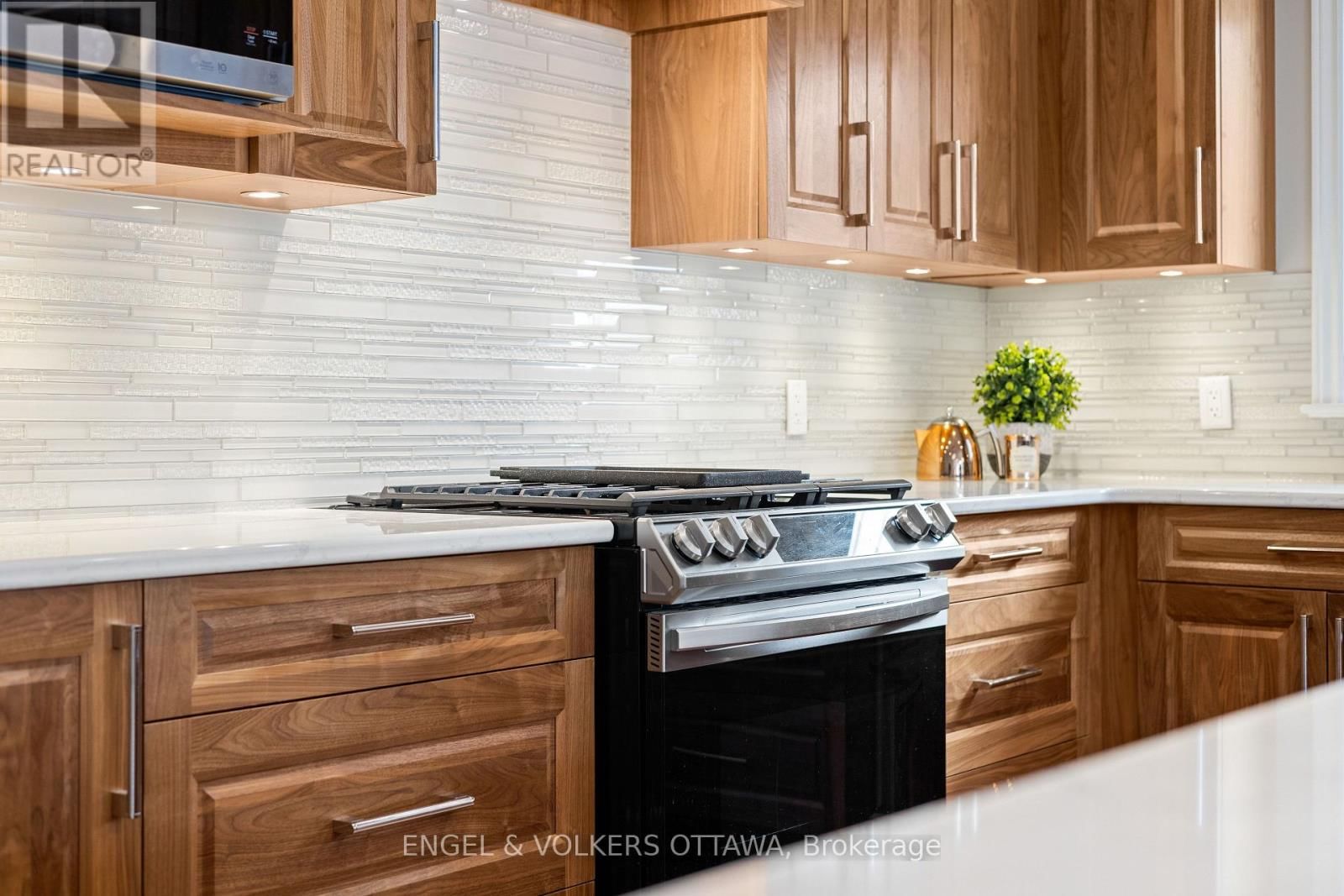 865 TEWIN CIRCLE Image 9