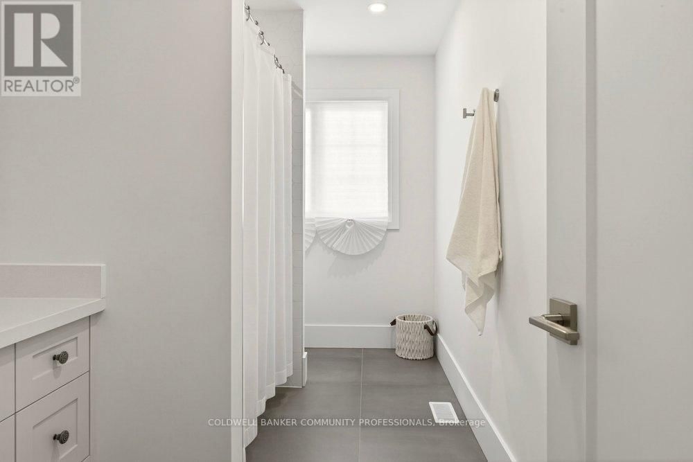 128 CANADA STREET Image 34