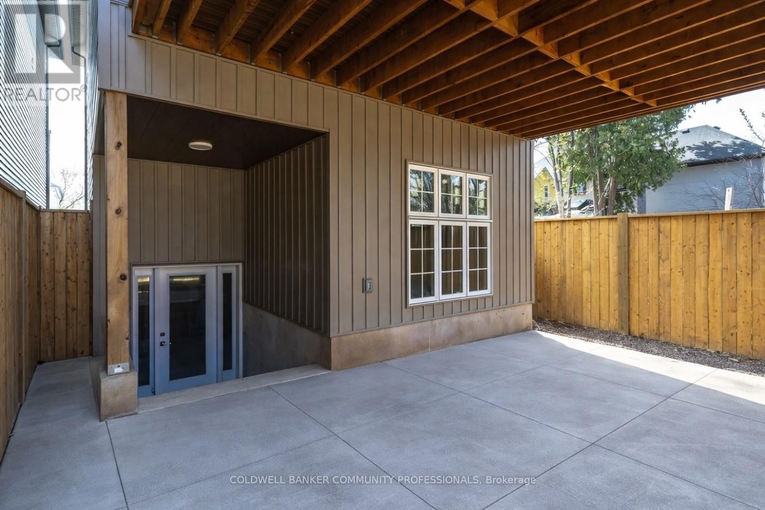 128 CANADA STREET Image 39