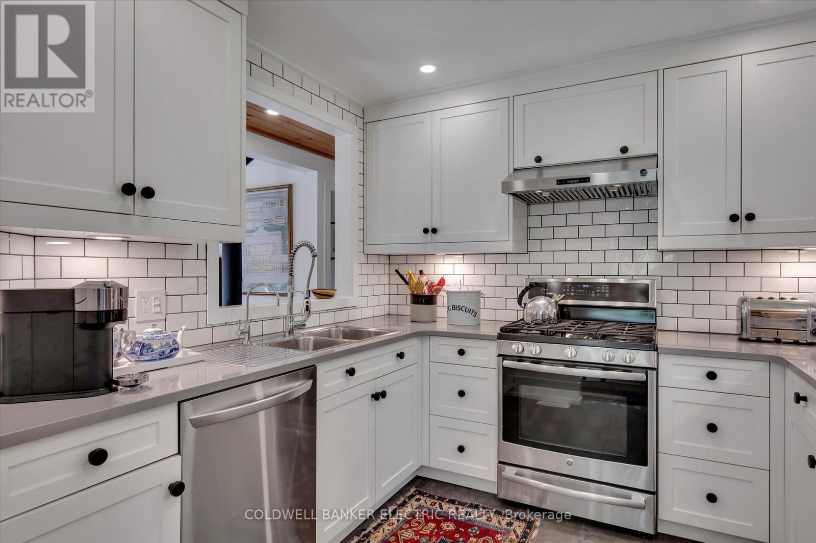 411 FIDLAR GLEN ROAD Image 9