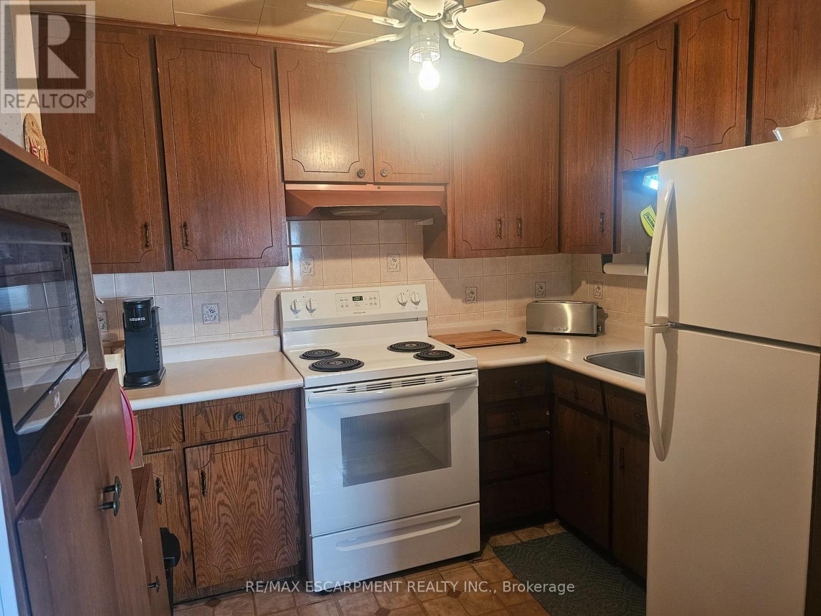 2340 WILSON STREET WEST Image 13