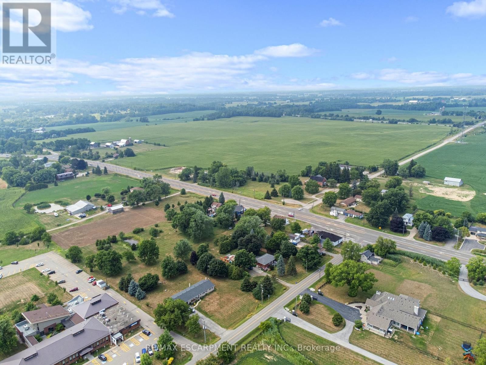 2340 WILSON STREET WEST Image 37