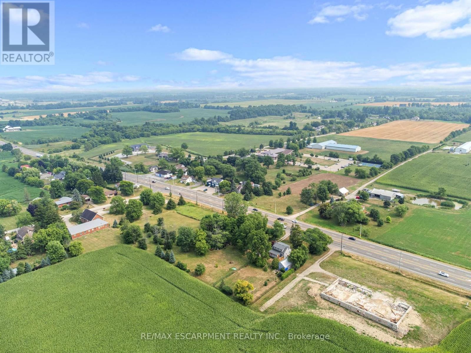 2340 WILSON STREET WEST Image 40