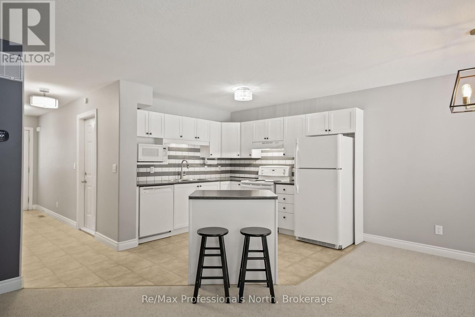 151 PINE STREET Image 17