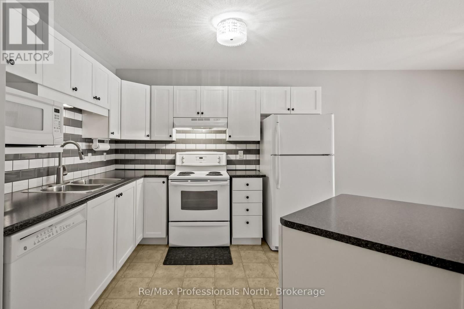 151 PINE STREET Image 18